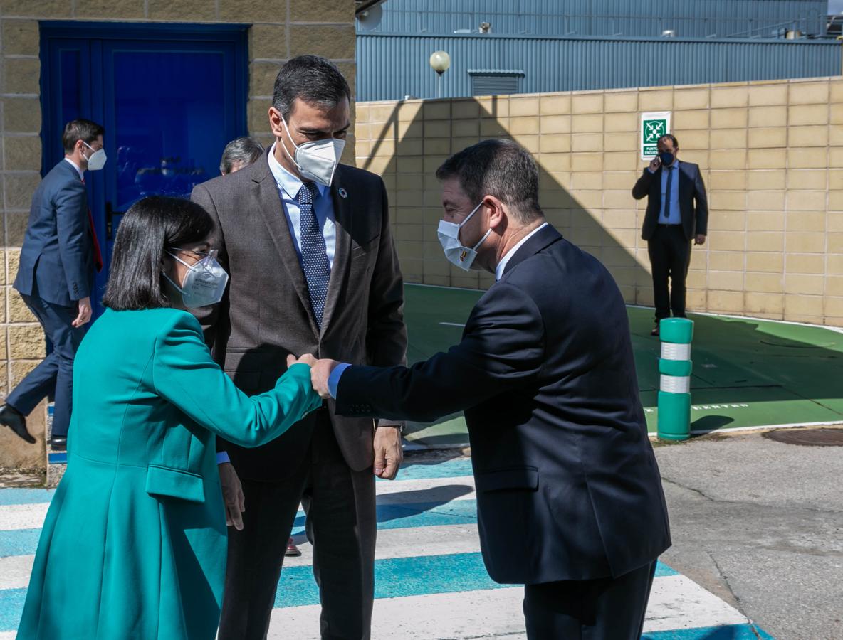 Pedro Sánchez visita las instalaciones de la farmacéutica Janssen en Toledo