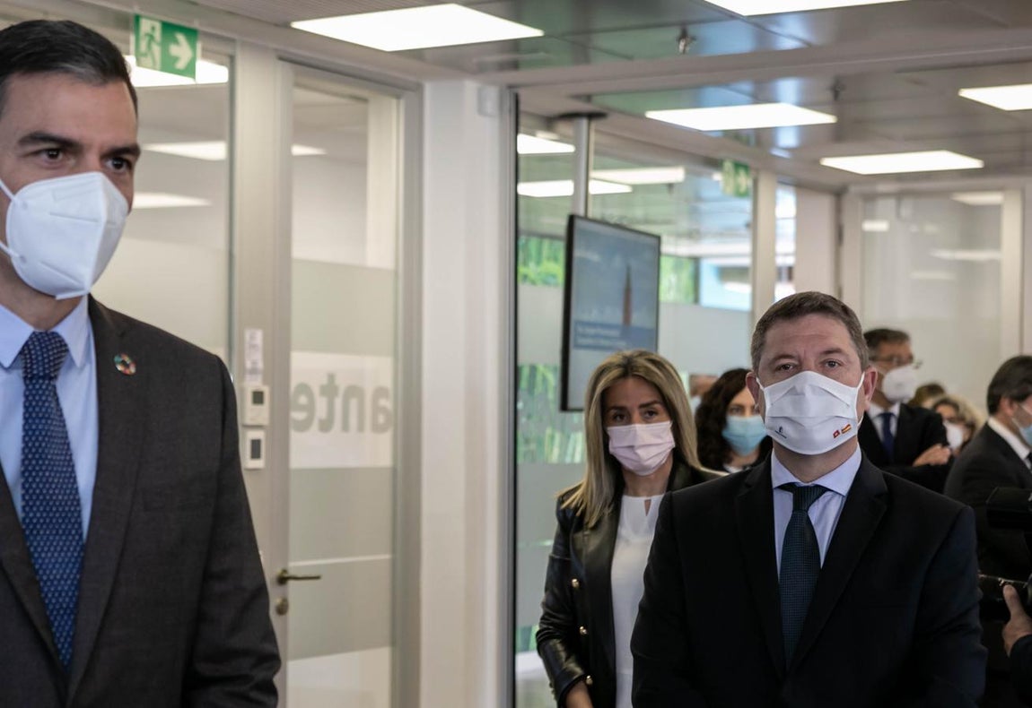 Pedro Sánchez visita las instalaciones de la farmacéutica Janssen en Toledo