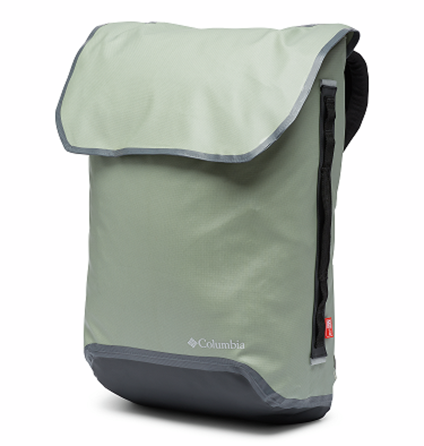Columbia. Para esas mamás aventureras que no quieran renunciar al estilo a la hora de llevar su look de montaña, la mochila  Extreme OutDry de Columbia será el regalo ideal. Hecha de materiales impermeables con un acabado de costuras selladas, está diseñada para soportar el mal tiempo en el camino. Precio: 119.99€