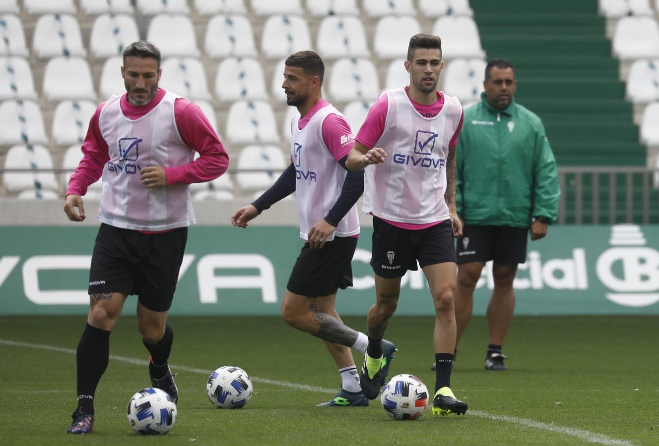 El entrenamiento del Córdoba CF en el estadio, en imágenes