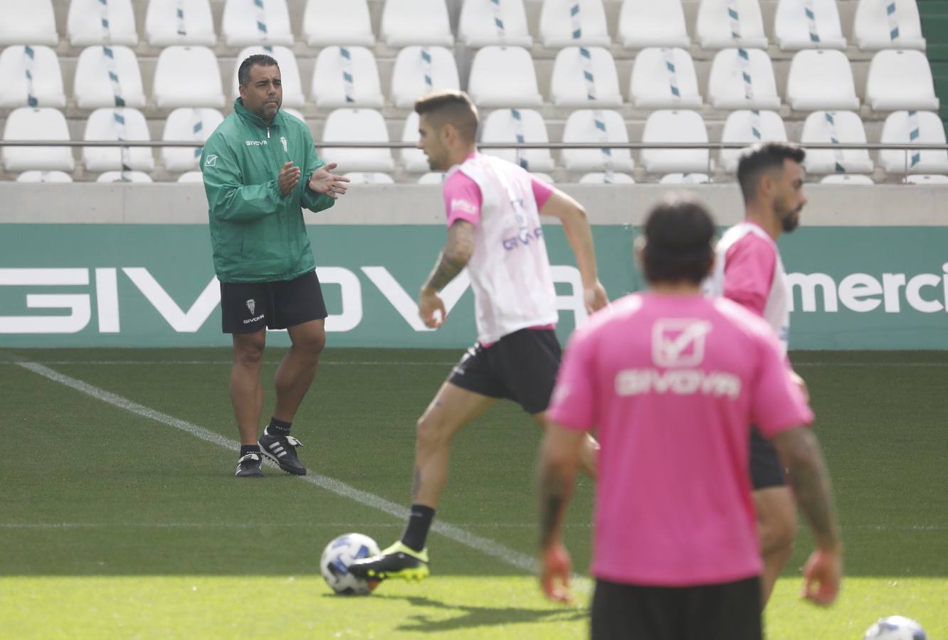 El entrenamiento del Córdoba CF en el estadio, en imágenes