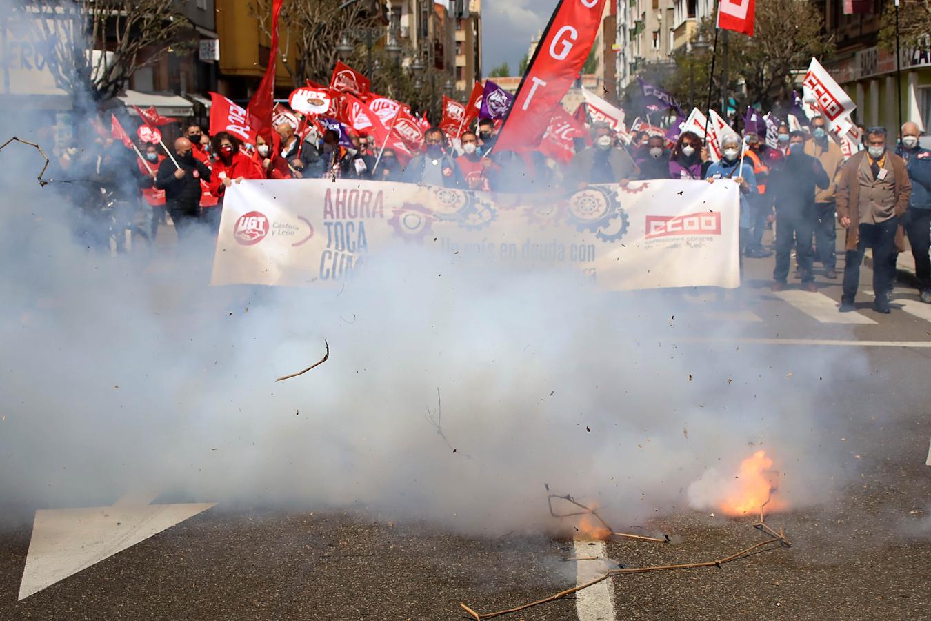 Manifestantes del Primero de Mayo en el centro de León