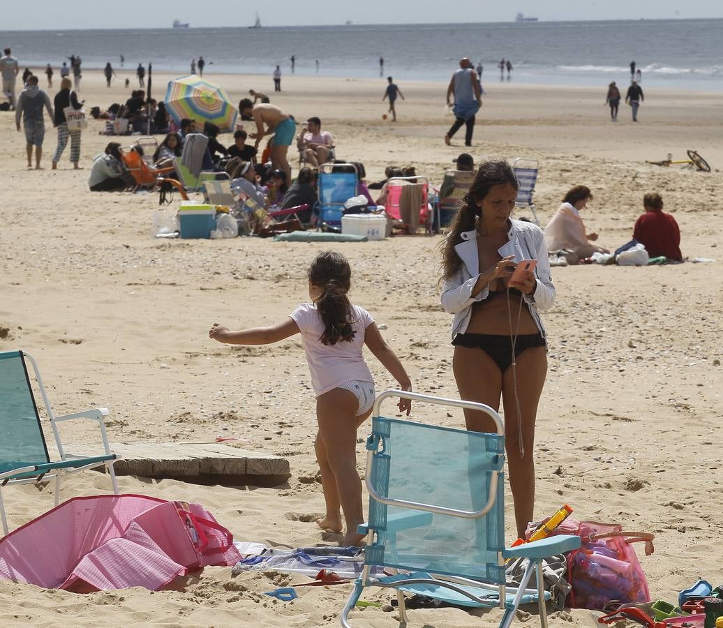 Ambiente este sábado en algunas playas onubenses