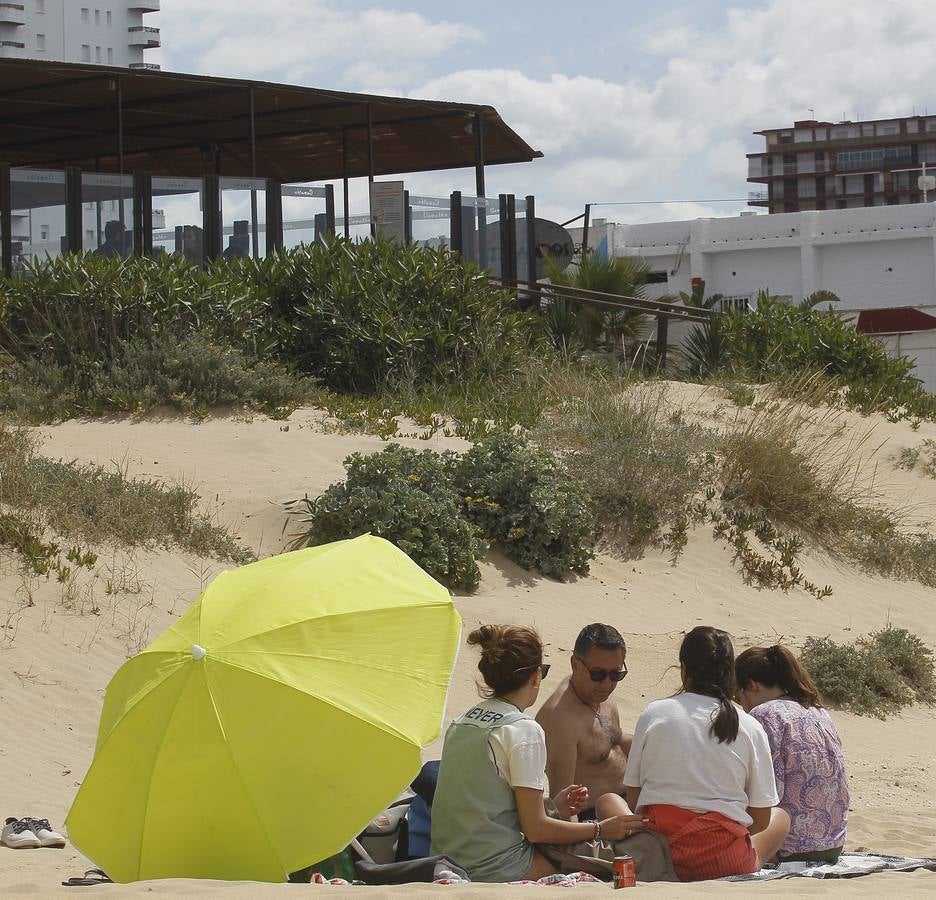 Ambiente este sábado en algunas playas onubenses