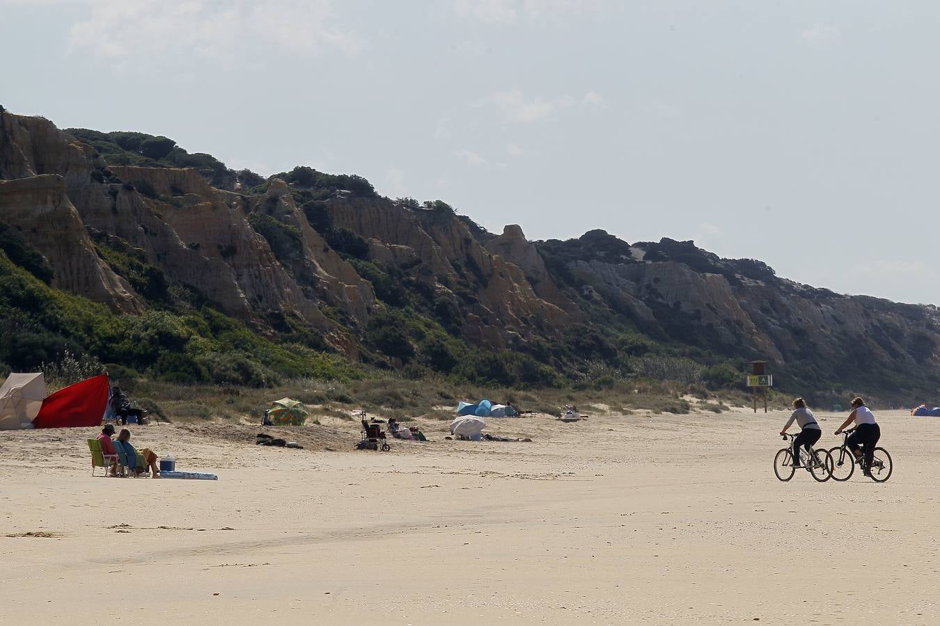 Ambiente este sábado en algunas playas onubenses