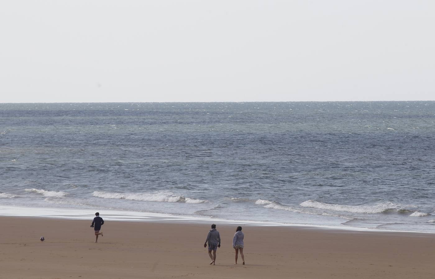 Ambiente este sábado en algunas playas onubenses