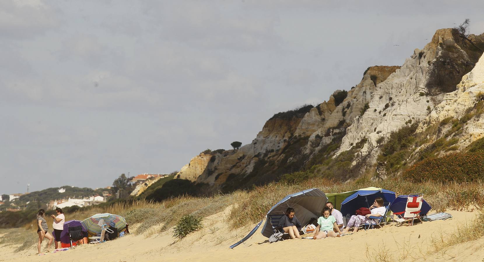 Ambiente este sábado en algunas playas onubenses