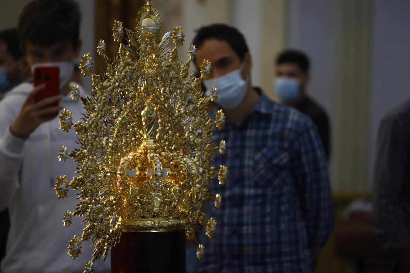 La nueva corona de la Virgen de la Esperanza de Córdoba, en imágenes