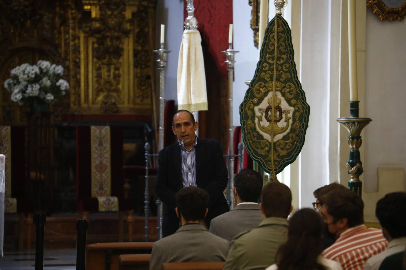 La nueva corona de la Virgen de la Esperanza de Córdoba, en imágenes