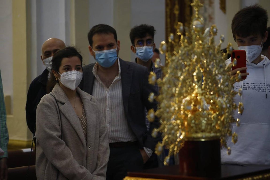 La nueva corona de la Virgen de la Esperanza de Córdoba, en imágenes