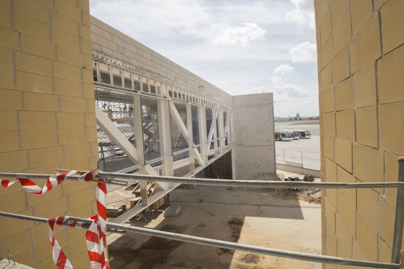 Obras en el aeropuerto de Sevilla