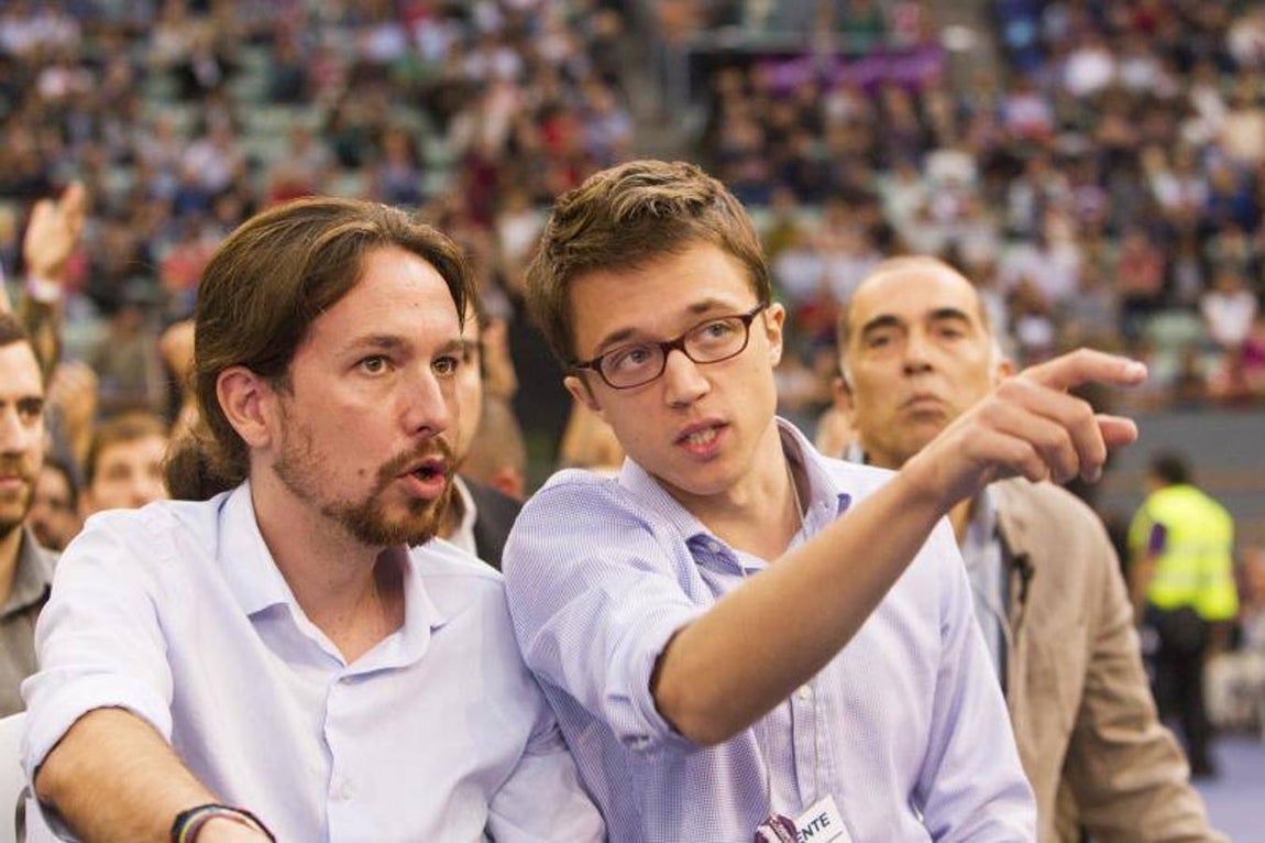 Pablo Iglesias e Íñigo Errejón, en la Asamblea ciudadana de Podemos celebrada el 19 de octubre de 2014, en el Palacio de Vista Alegre.. 