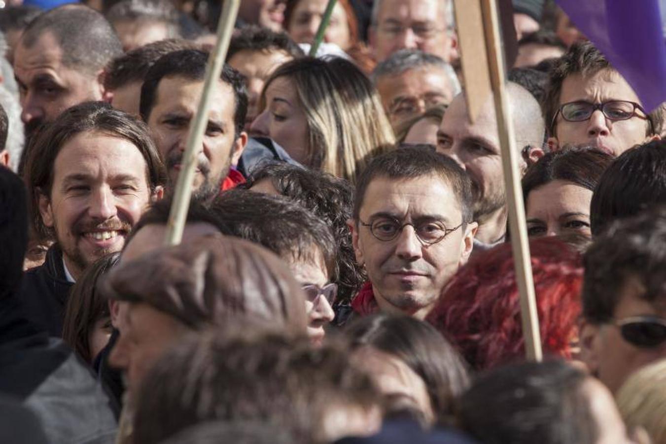 Pablo Iglesias y Juan Carlos Monedero, en la manifestación de Podemos de Cibeles a Sol el 31 de enero de 2015.. 