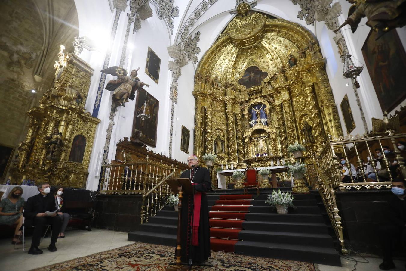 La nueva iluminación de la iglesia de San Francisco de Córdoba, en imágenes