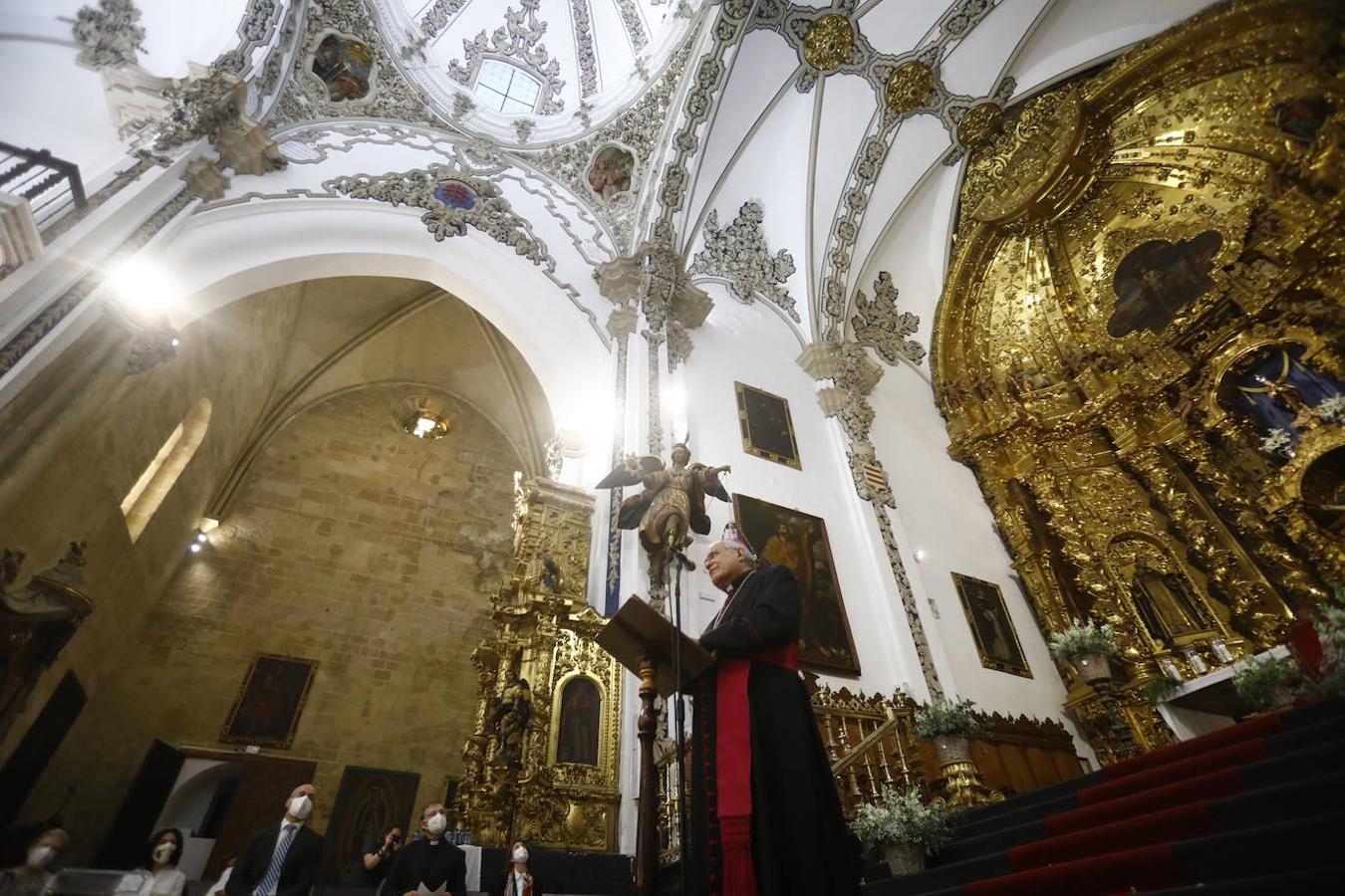 La nueva iluminación de la iglesia de San Francisco de Córdoba, en imágenes