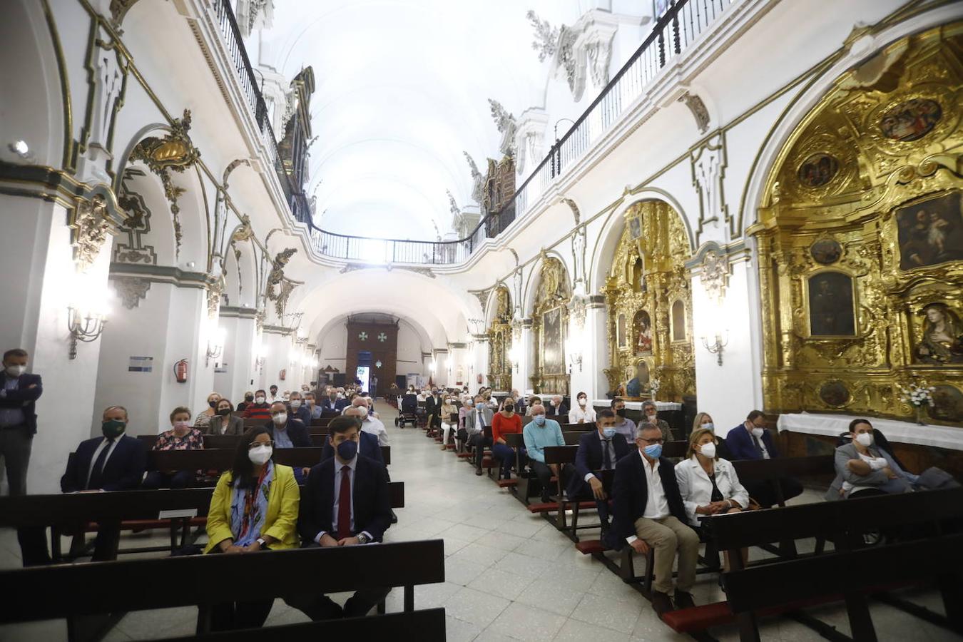 La nueva iluminación de la iglesia de San Francisco de Córdoba, en imágenes