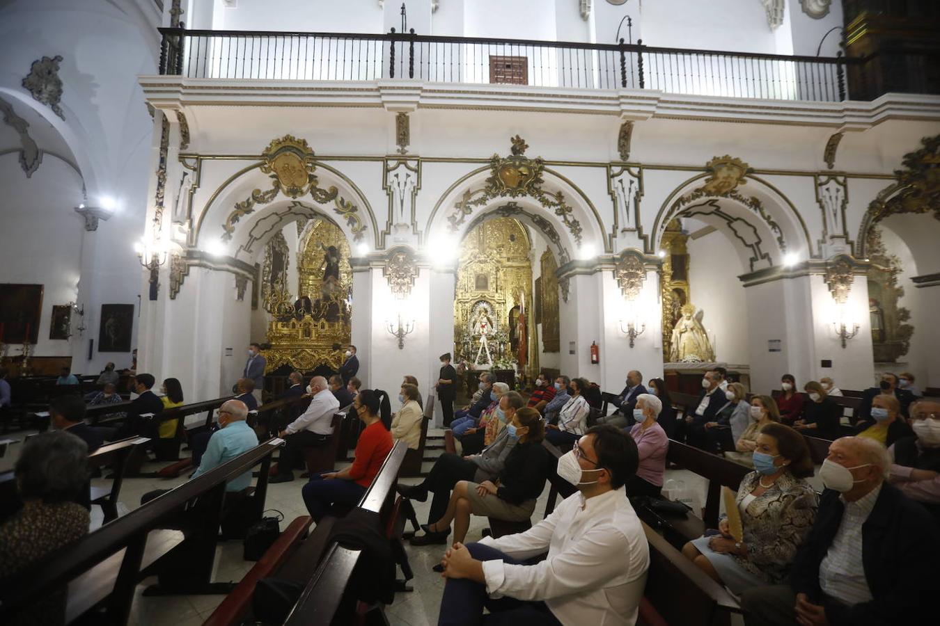 La nueva iluminación de la iglesia de San Francisco de Córdoba, en imágenes