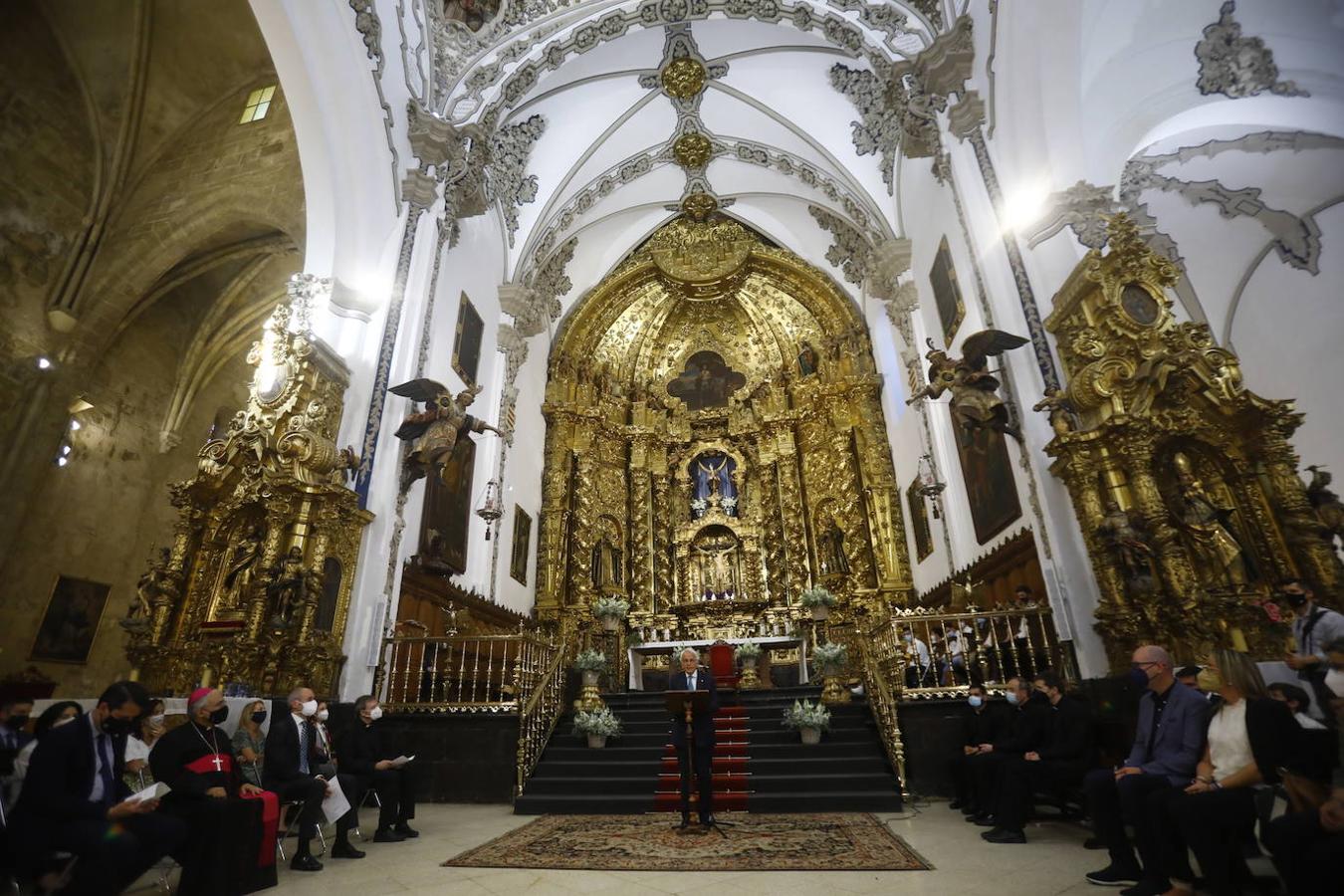 La nueva iluminación de la iglesia de San Francisco de Córdoba, en imágenes