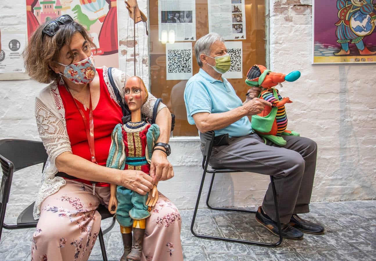 Los títeres traen su feria y la ilusión a Sevilla