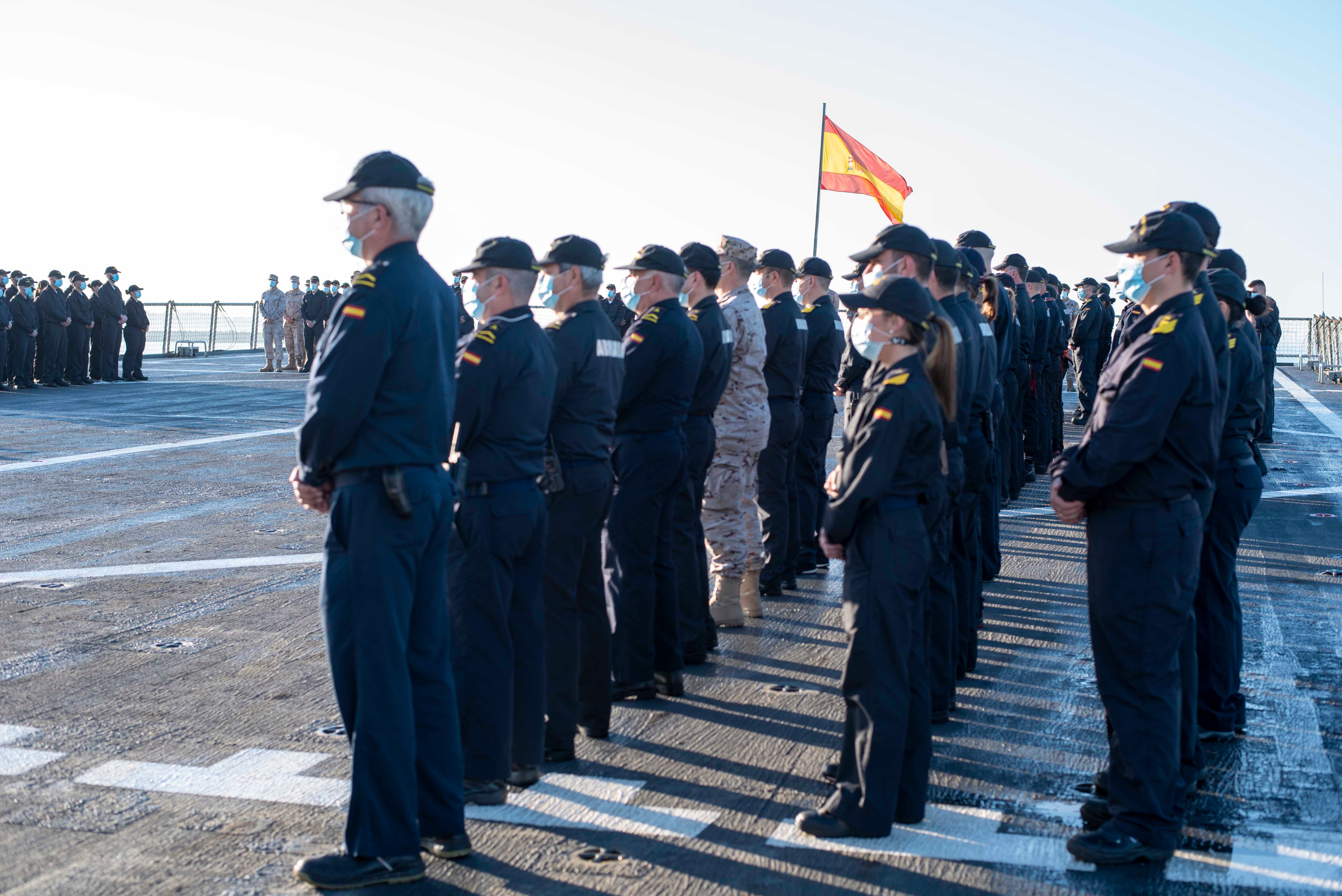 En imágenes: Así ha sido la inusual llegada a Rota del buque &#039;Castilla&#039;, tras averiarse en el océano Índico