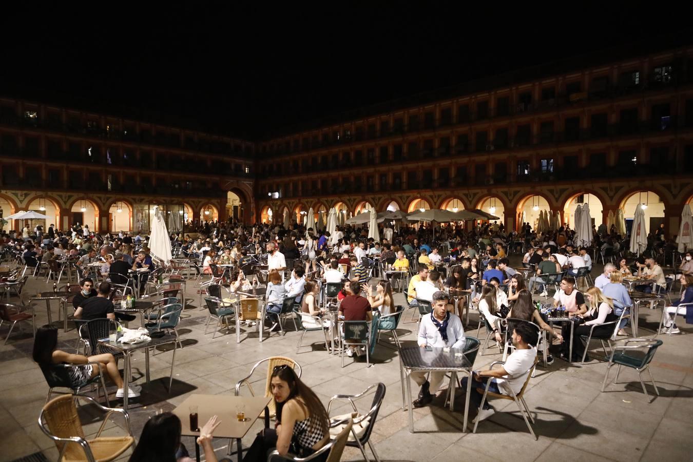 La primera noche sin toque de queda en Córdoba, en imágenes