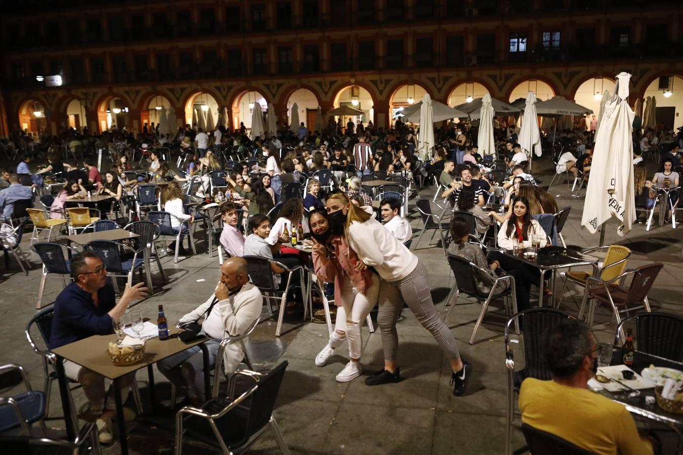 La primera noche sin toque de queda en Córdoba, en imágenes