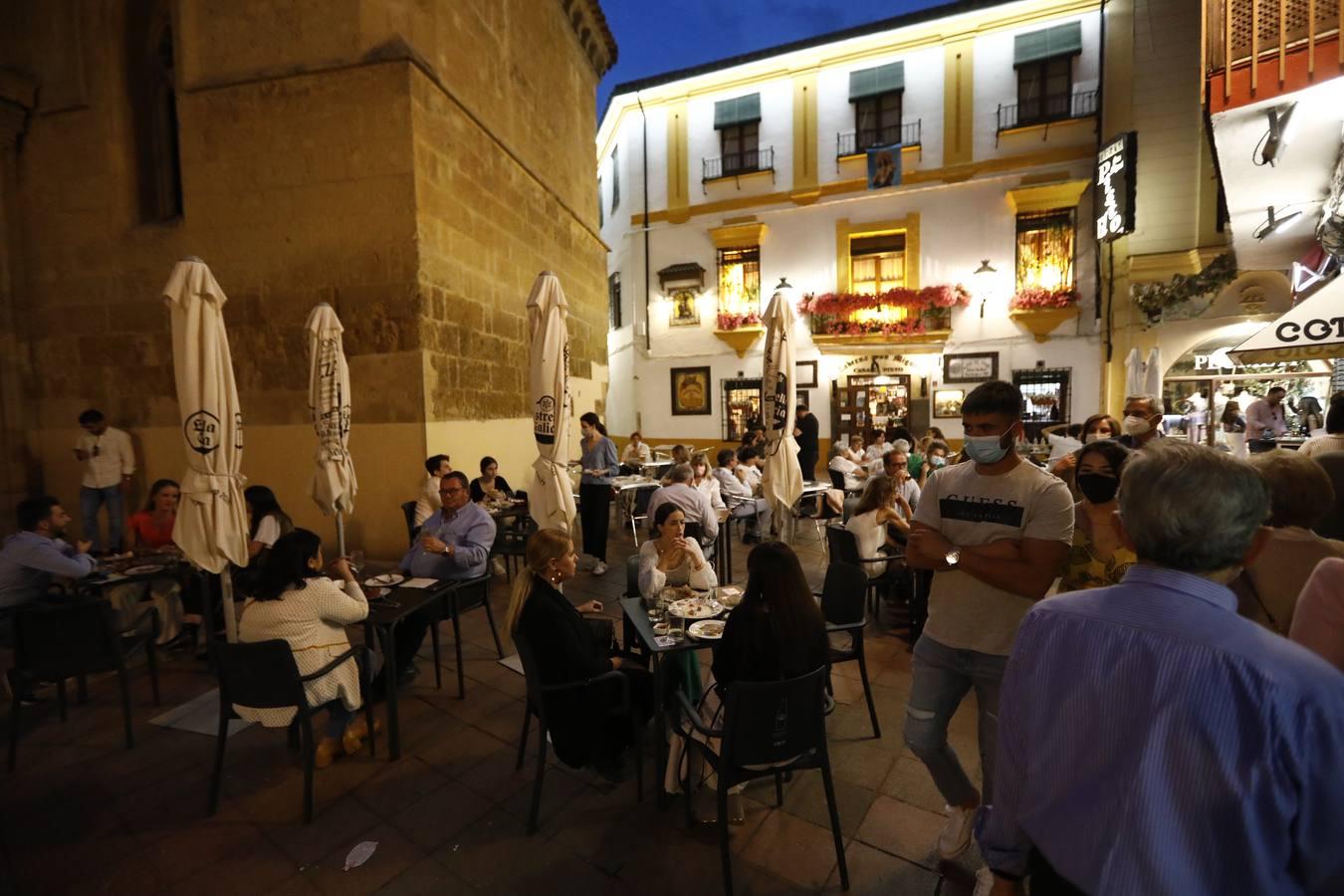 La primera noche sin toque de queda en Córdoba, en imágenes