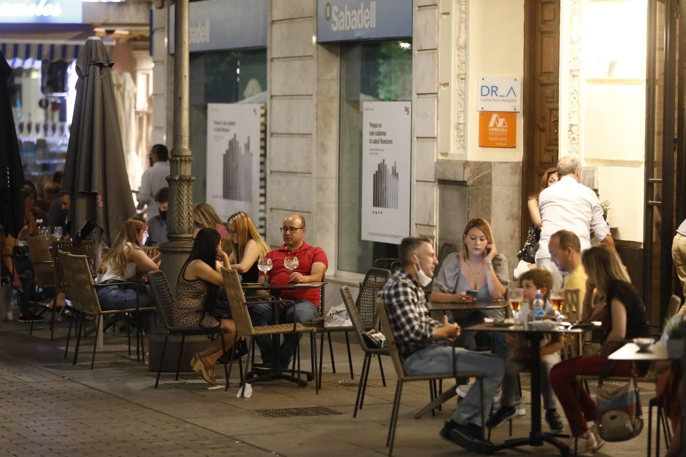 La primera noche sin toque de queda en Córdoba, en imágenes