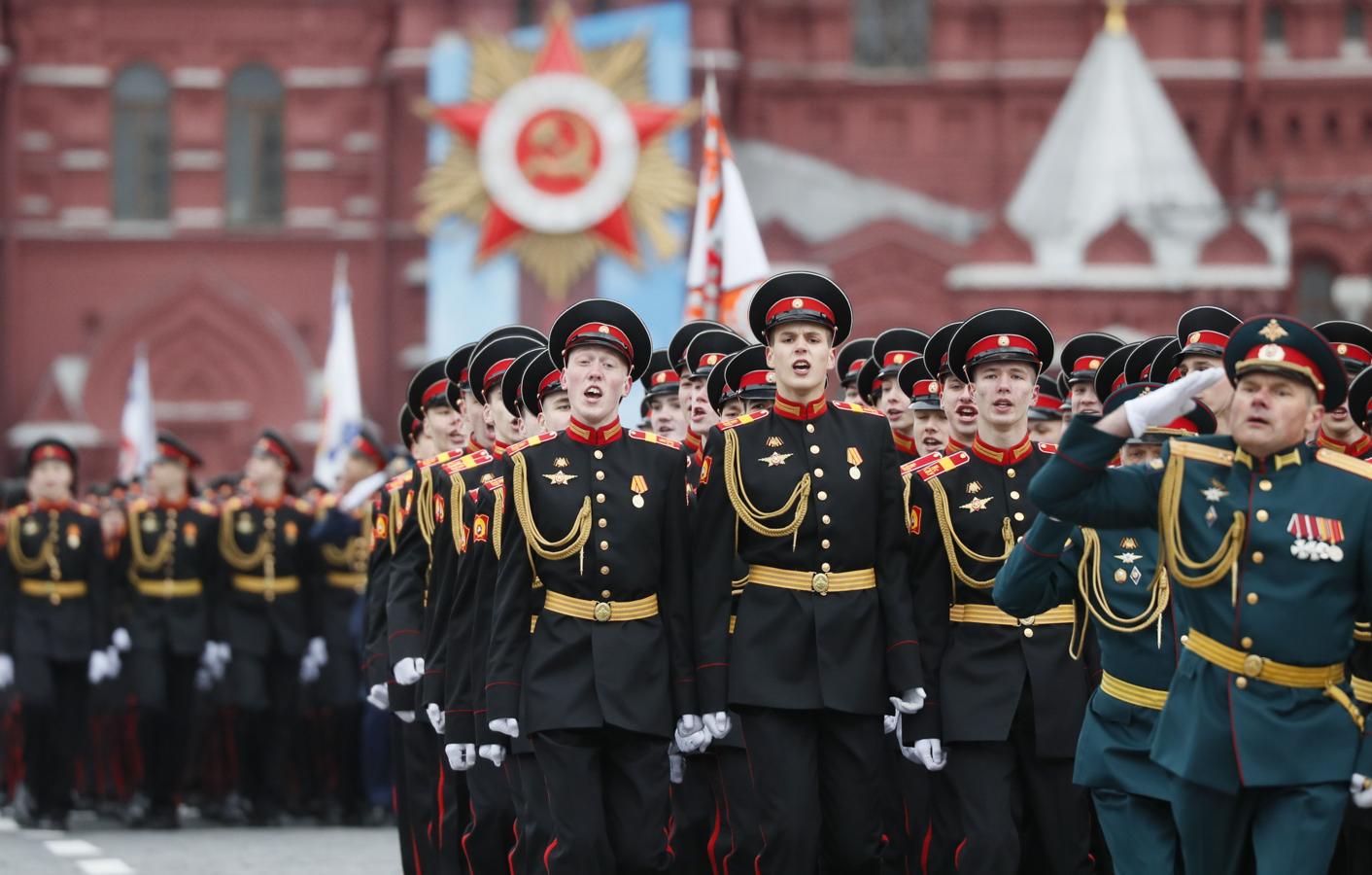 Los cosacos de marzo durante el desfile militar del Día de la victoria. 