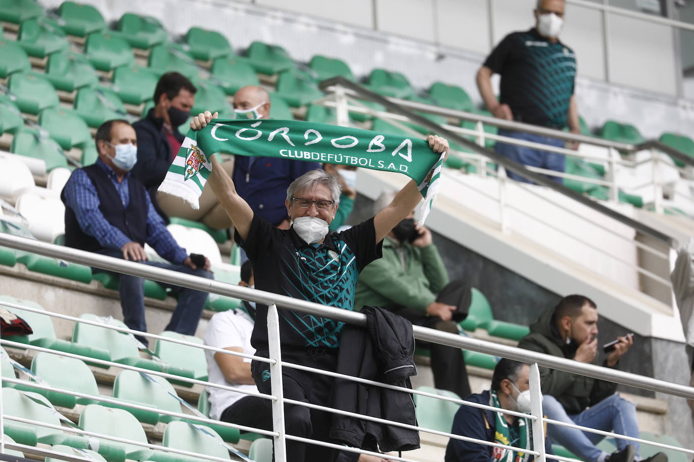 El ambiente en El Arcángel en el Córdoba CF - Cádiz B, en imágenes