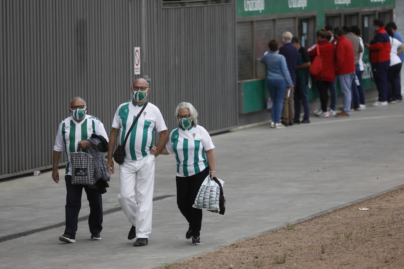 El ambiente en El Arcángel en el Córdoba CF - Cádiz B, en imágenes