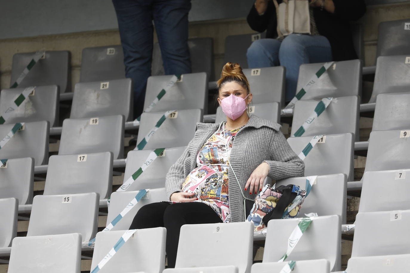 El ambiente en El Arcángel en el Córdoba CF - Cádiz B, en imágenes