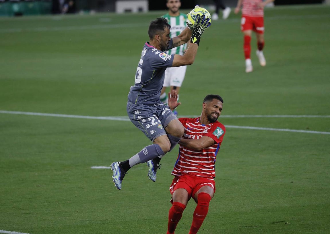 Victoria del Betis sobre el Granada (2-1)