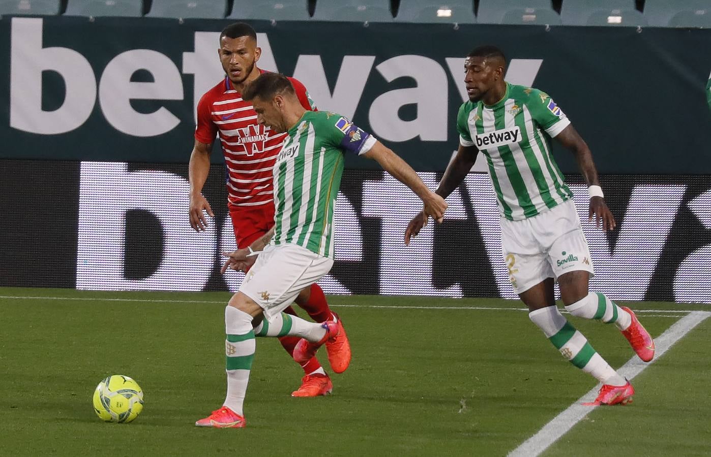 Victoria del Betis sobre el Granada (2-1)