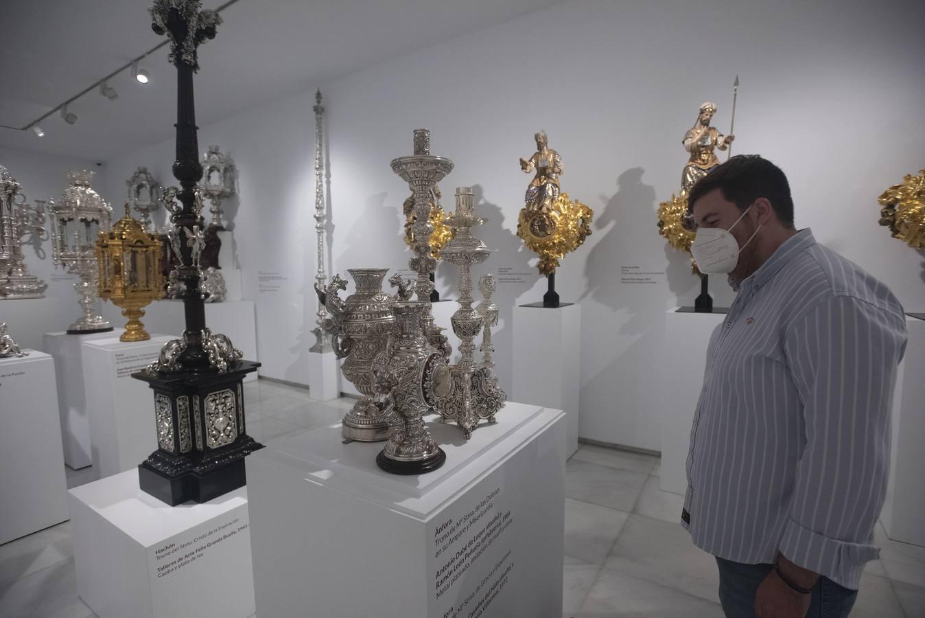 Exposición «Un siglo de esplendor cofrade» de Málaga, en imágenes