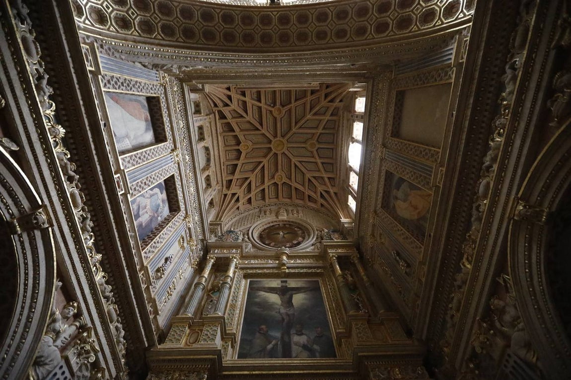 La visita del Nuncio del Papa y Juanma Moreno a las obras del Palacio Episcopal de Córdoba, en imágenes