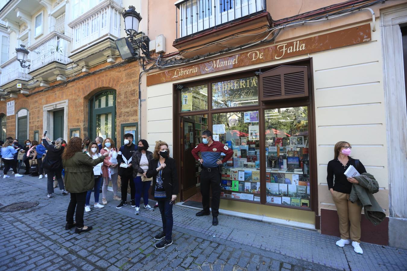 FOTOS: Paz Padilla firma ejemplares de su libro en Cádiz