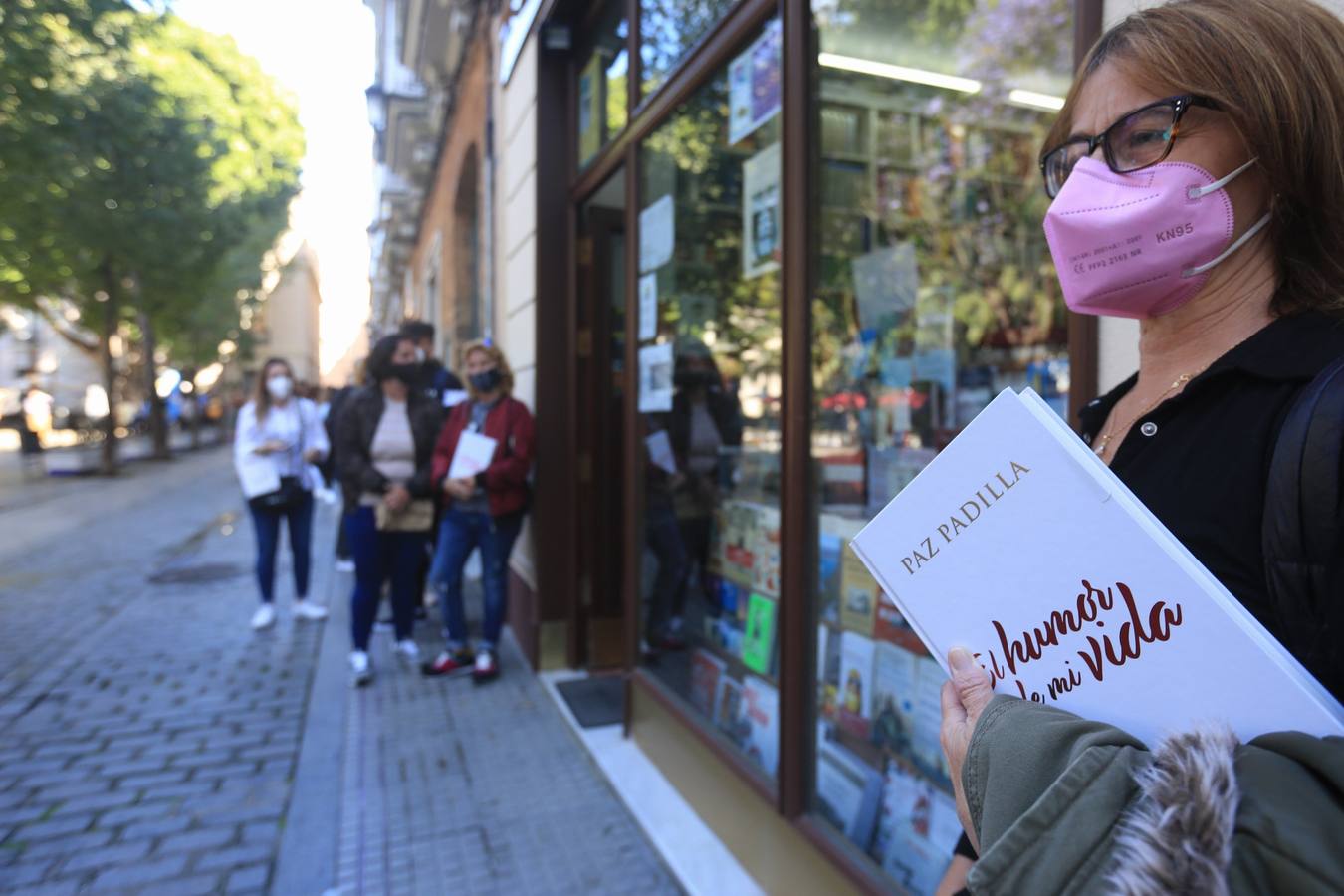 FOTOS: Paz Padilla firma ejemplares de su libro en Cádiz