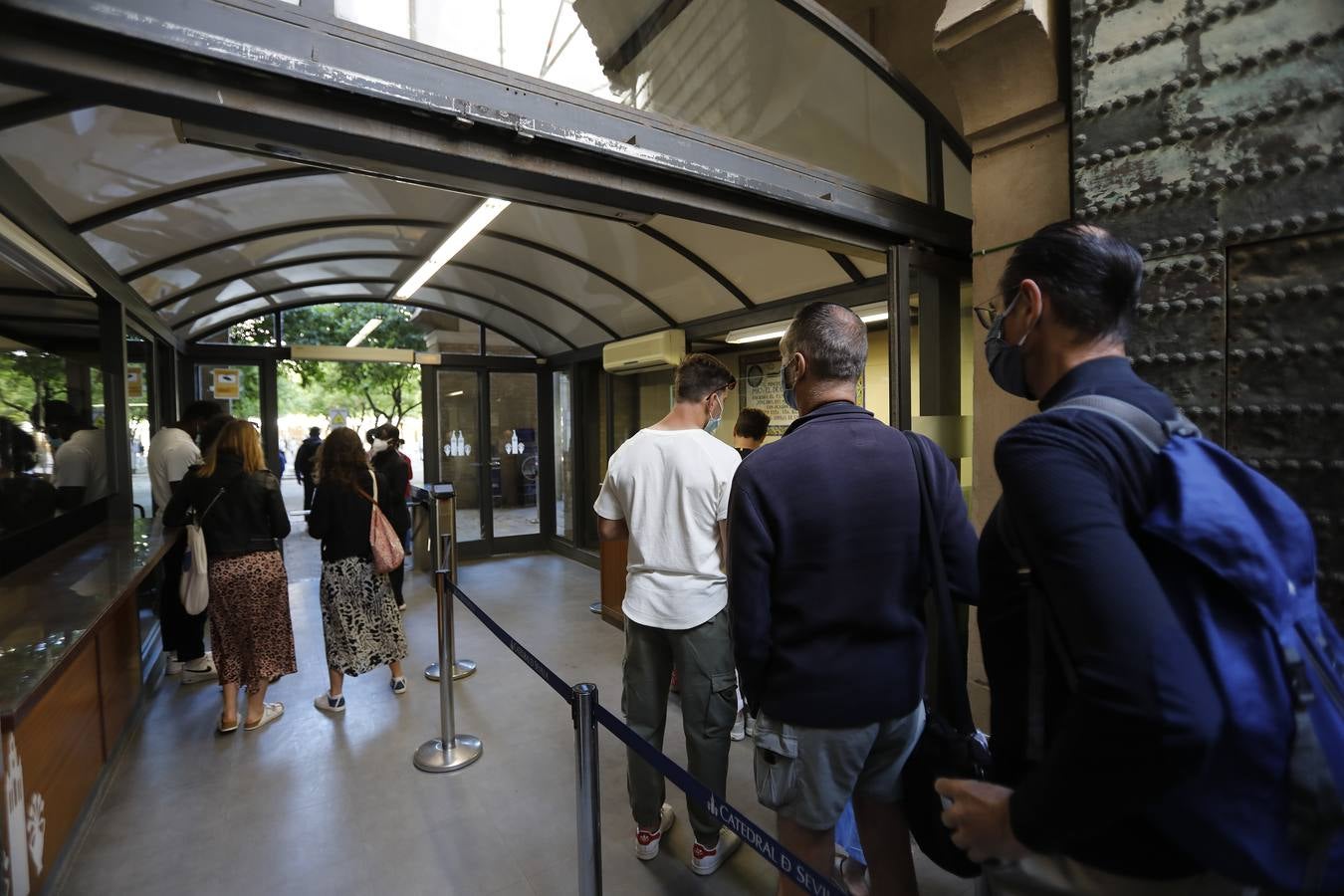 Vuelven las visitas a la Catedral de Sevilla tras el estado de alarma