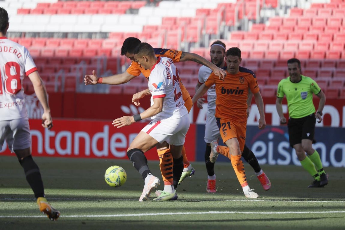 Partido entre el Sevilla F.C. y el Valencia C.F.