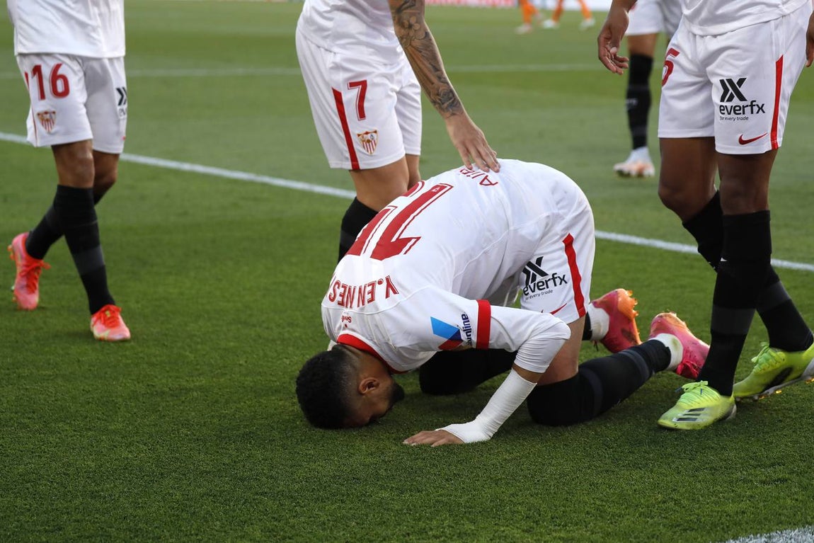 Partido entre el Sevilla F.C. y el Valencia C.F.