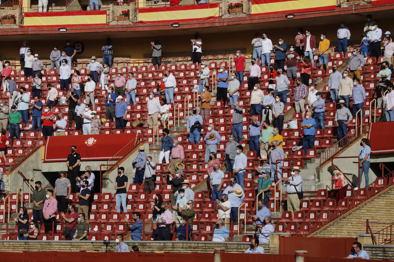 El ambiente en el tendido, en la novillada de la Feria Taurina de Córdoba