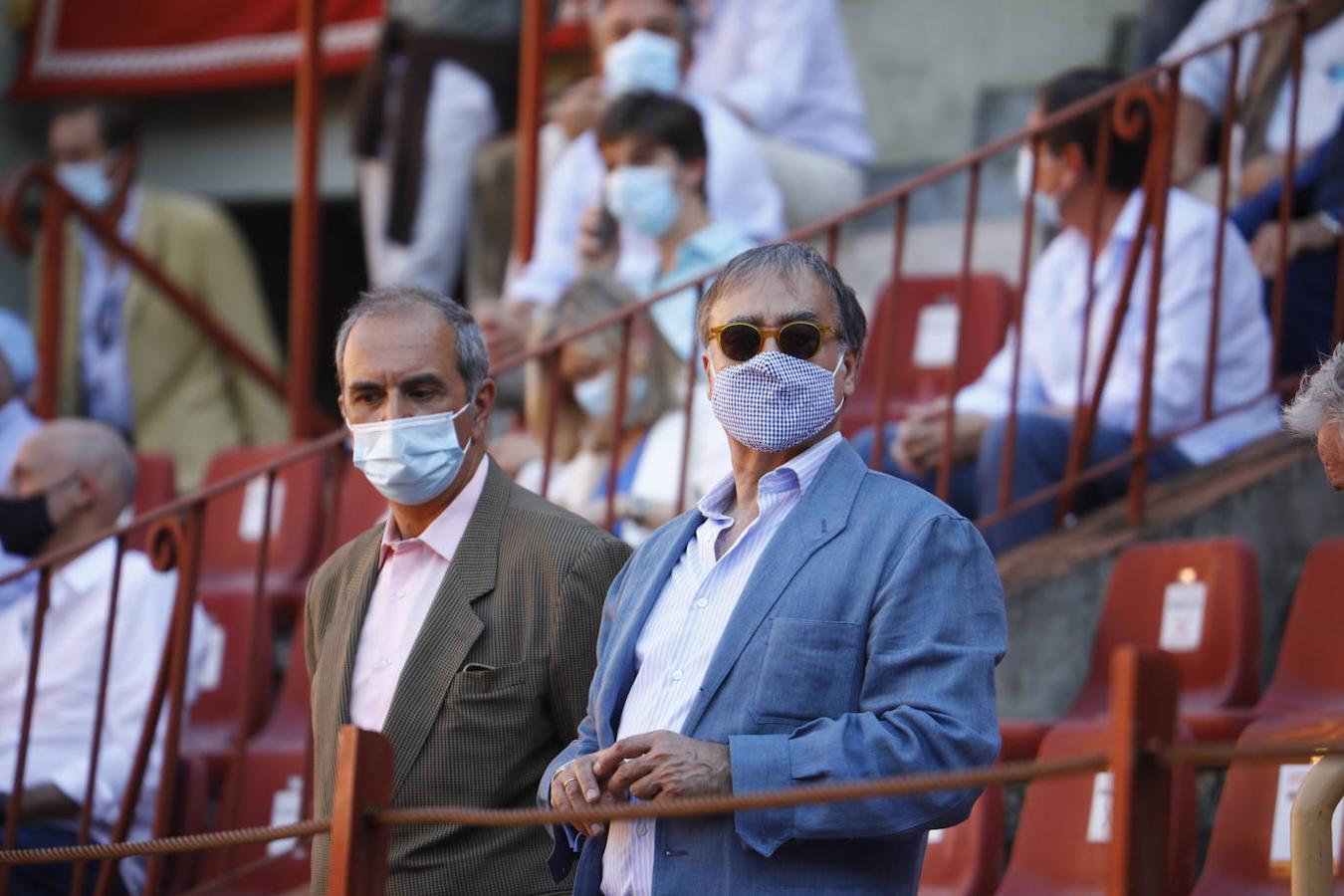 Toros en Córdoba | El ambiente de la primera corrida de la Feria de Mayo, en imágenes