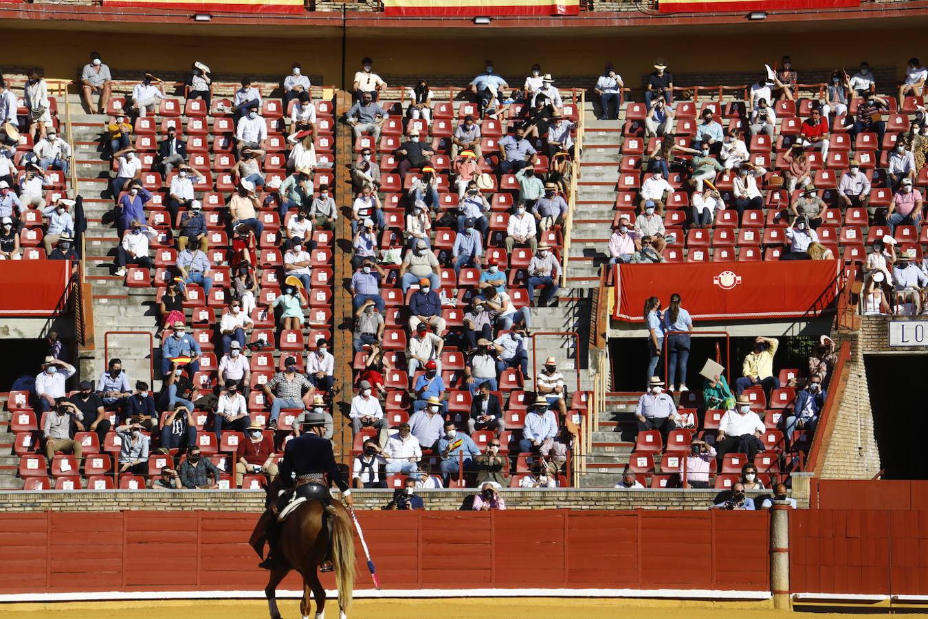 Toros en Córdoba | El ambiente de la primera corrida de la Feria de Mayo, en imágenes