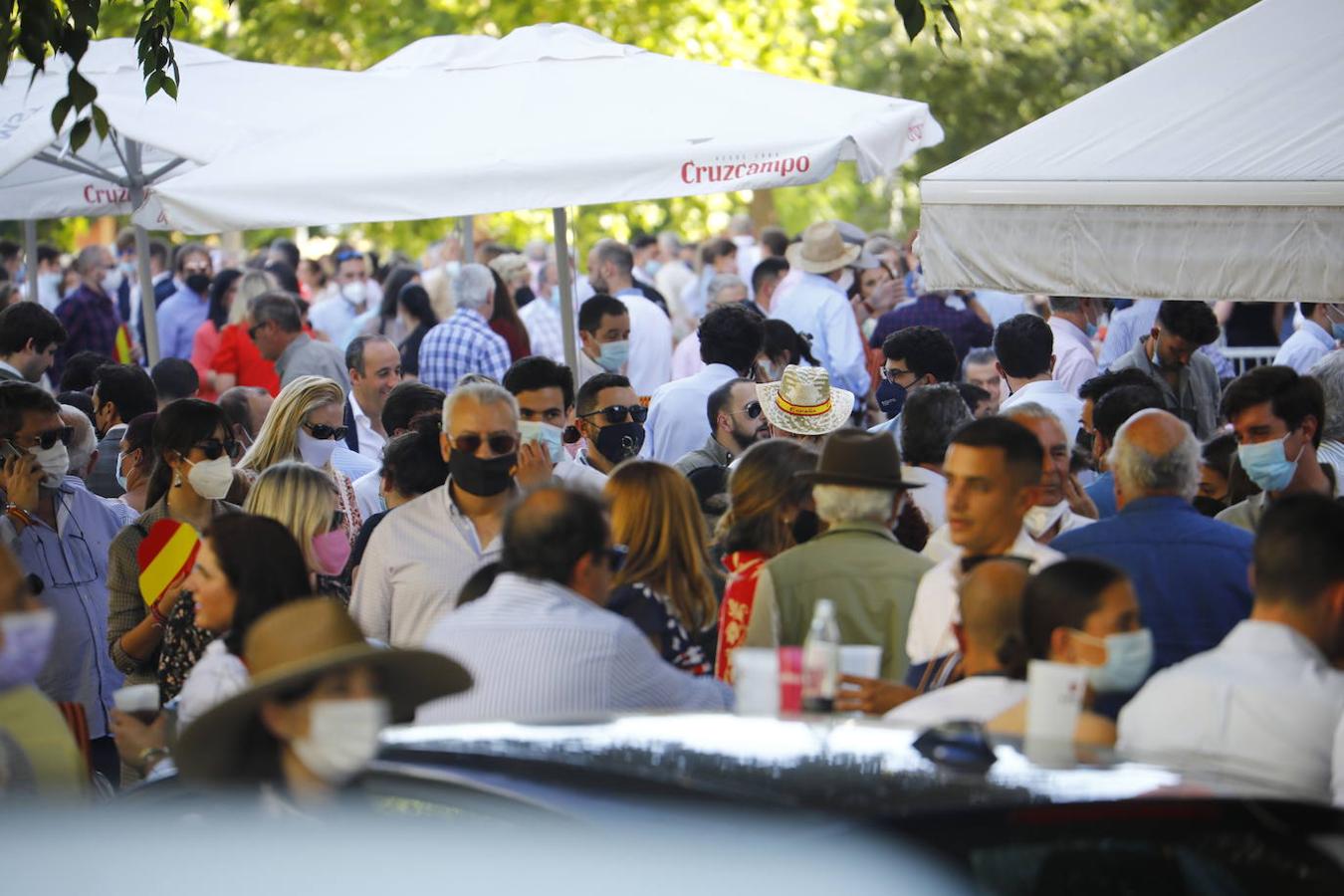 Toros en Córdoba | El ambiente de la primera corrida de la Feria de Mayo, en imágenes