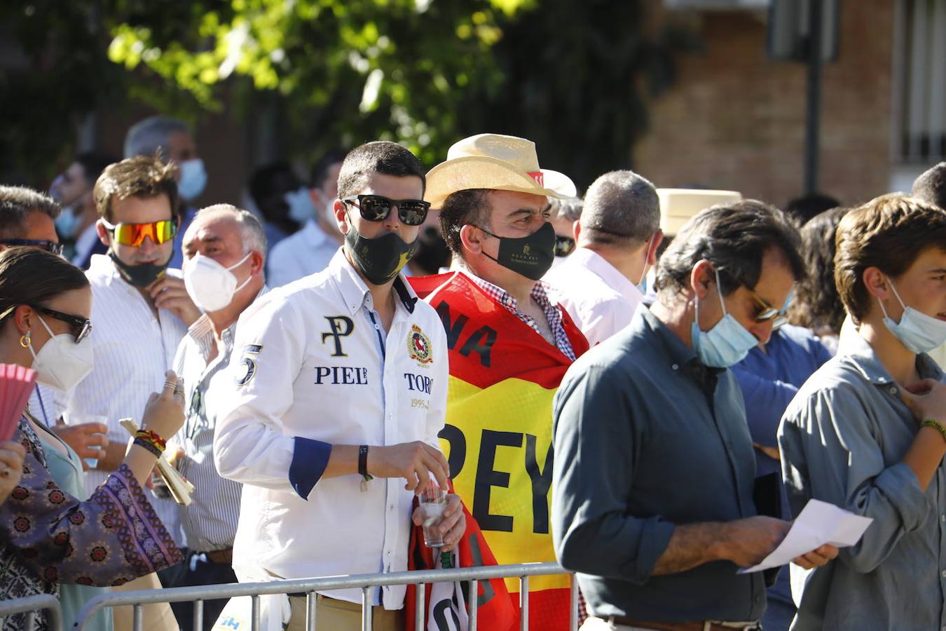 Toros en Córdoba | El ambiente de la primera corrida de la Feria de Mayo, en imágenes