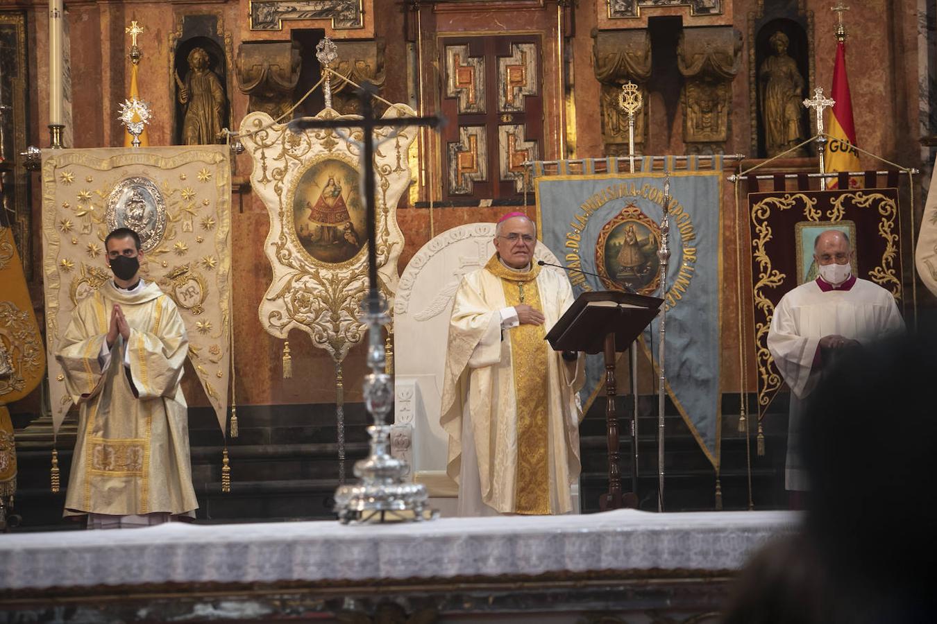 La cita de las hermandades de Gloria en la Catedral de Córdoba, en imágenes