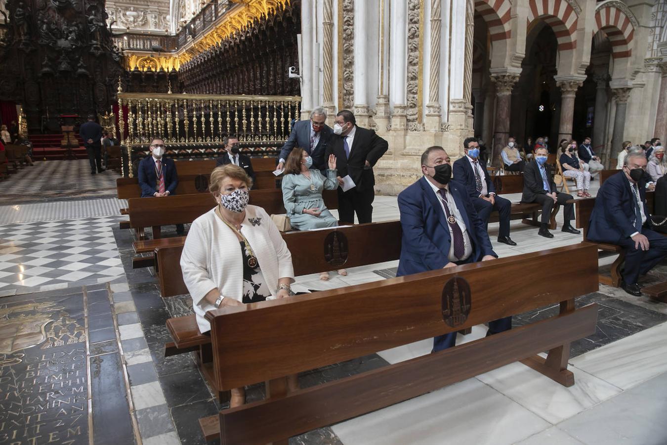 La cita de las hermandades de Gloria en la Catedral de Córdoba, en imágenes