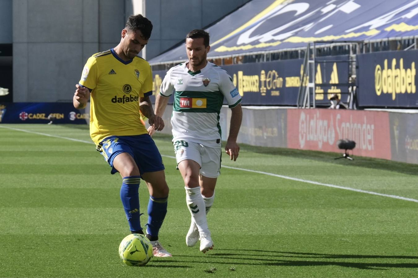 FOTOS: Las imágenes del Cádiz CF - Elche en Carranza