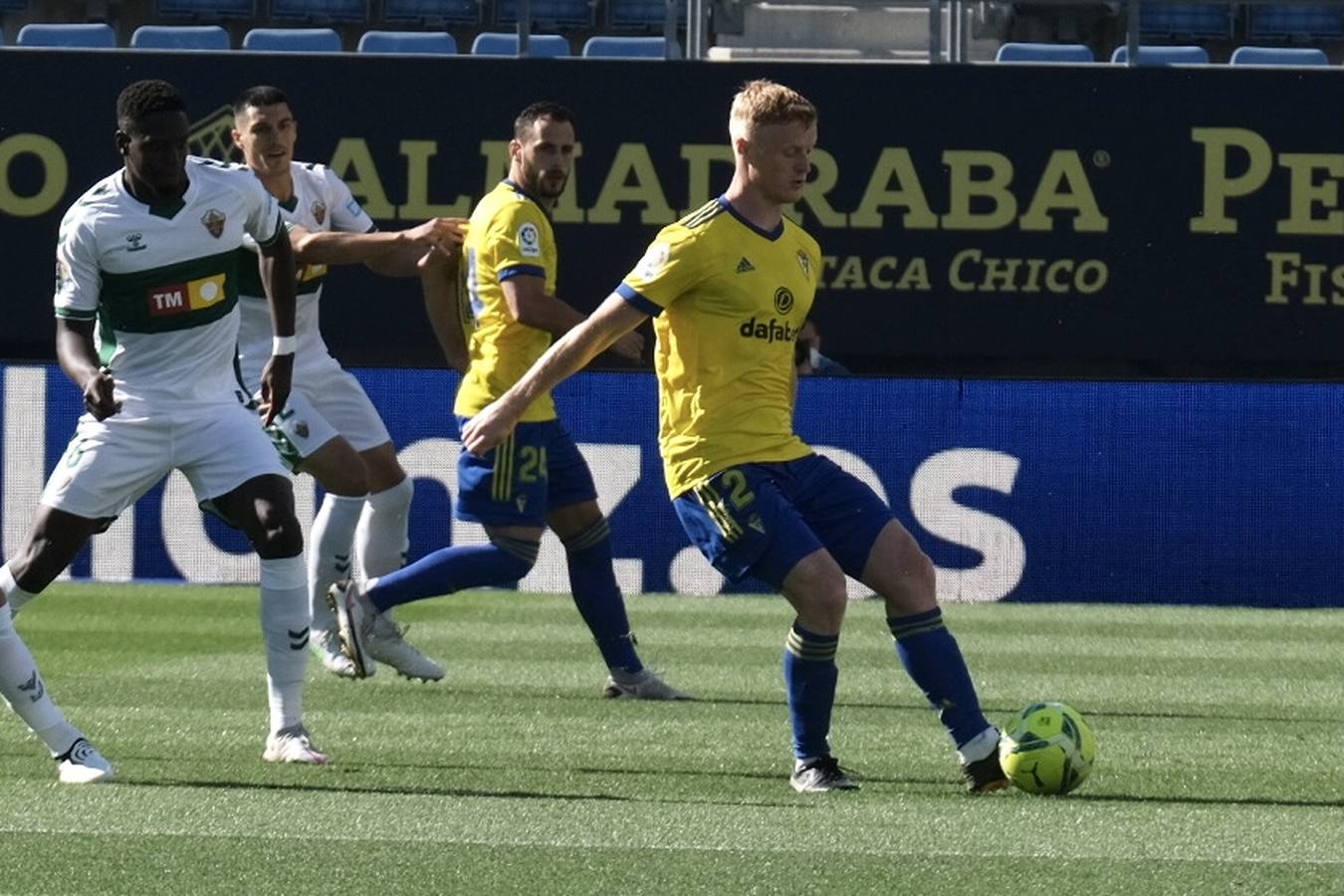 FOTOS: Las imágenes del Cádiz CF - Elche en Carranza